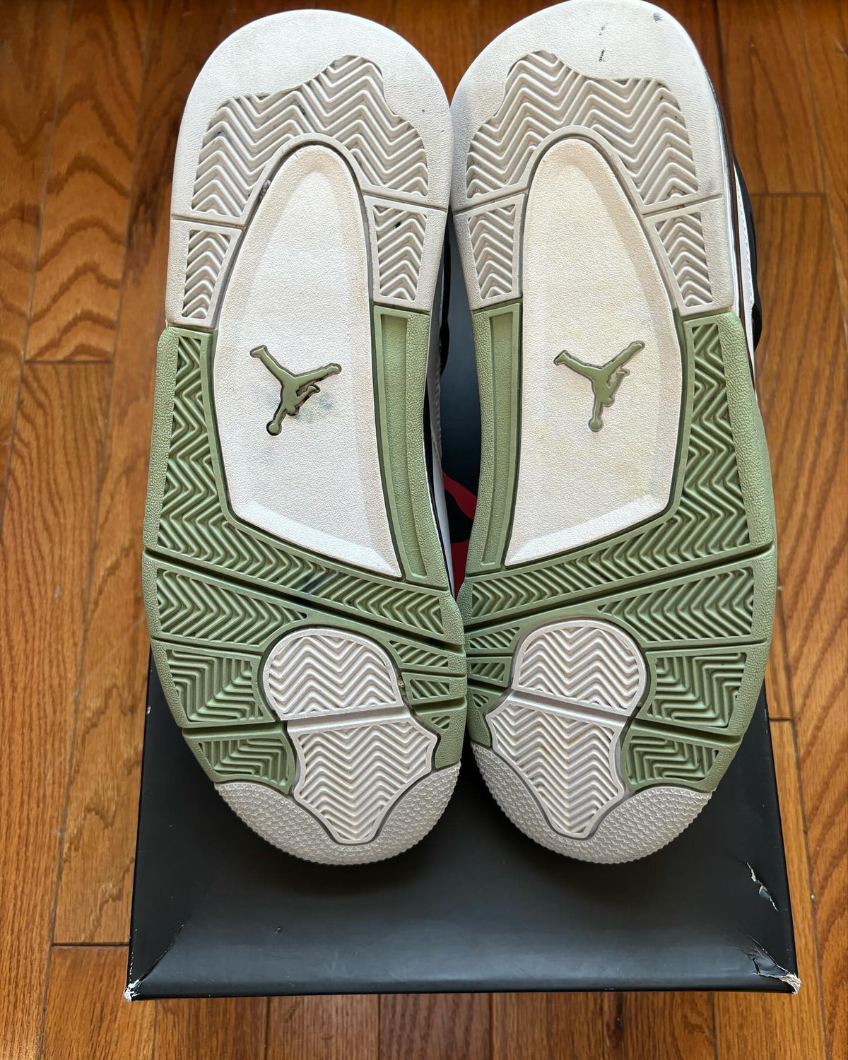 Jordan 4 Retro Seafoam - Shoe Boxs