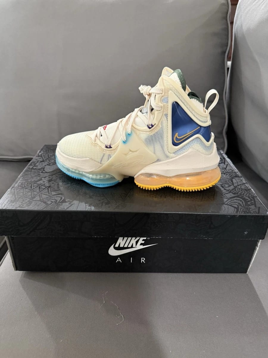Nike LeBron 19 White