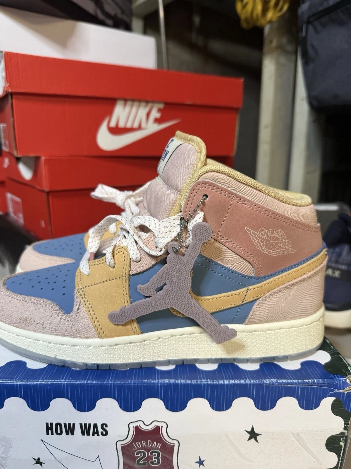 Air Jordan 1 Mid SE ZEN - Shoe Boxs