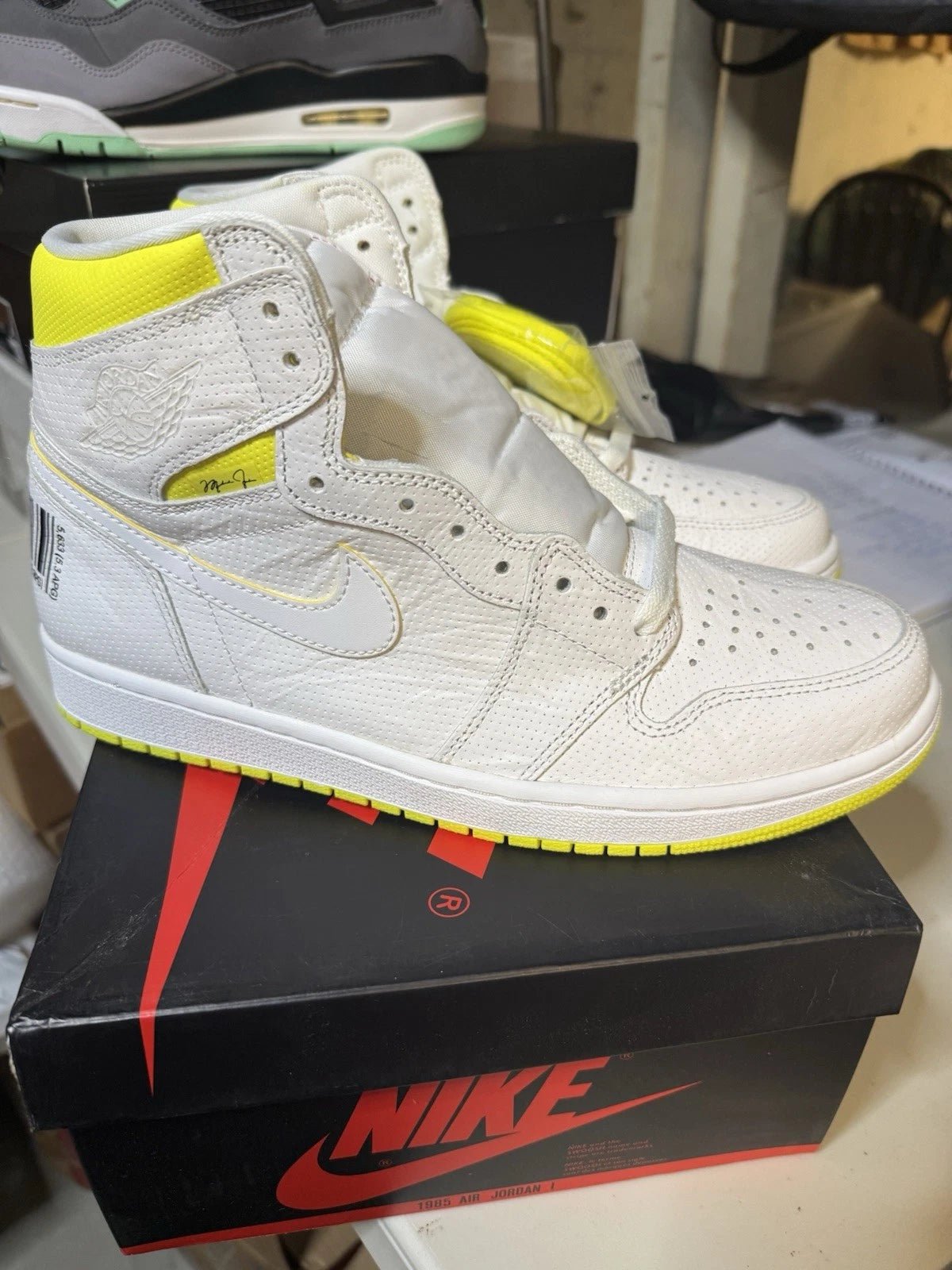 Air Jordan 1 Retro OG High First Class Flight - Shoe Boxs