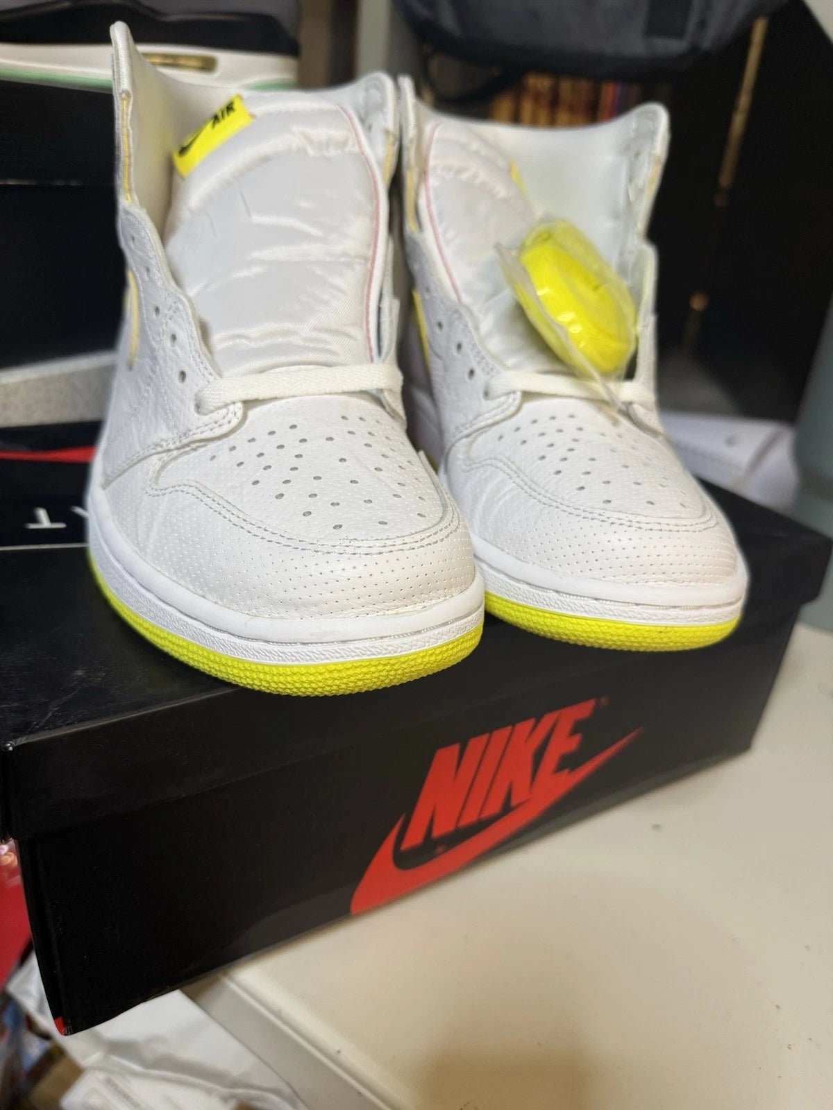 Air Jordan 1 Retro OG High First Class Flight - Shoe Boxs