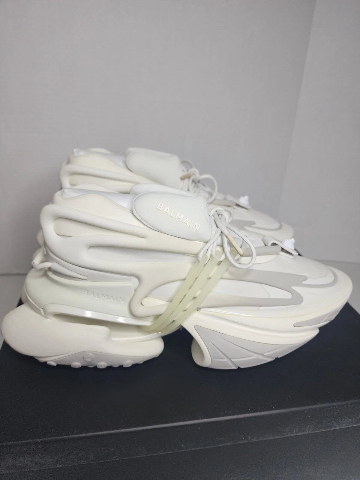 Balmain Unicorn Paris White - Shoe Boxs