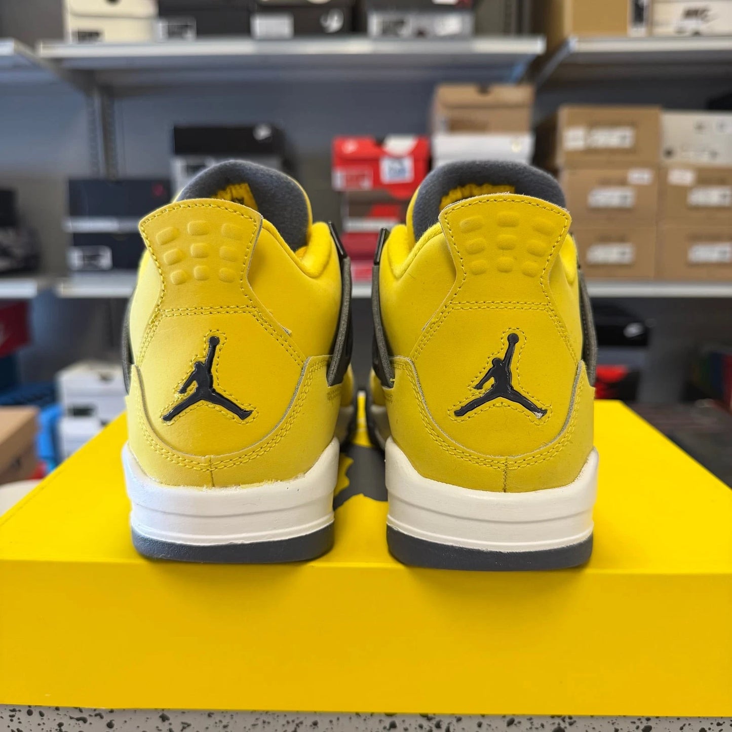 Air Jordan 4 Retro Lightning